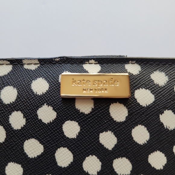 Kate Spade Bifold Wallet - Picture 2 of 9
